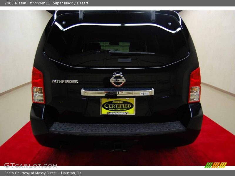Super Black / Desert 2005 Nissan Pathfinder LE