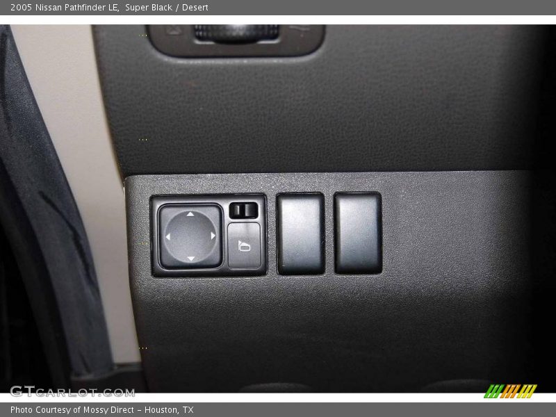 Super Black / Desert 2005 Nissan Pathfinder LE