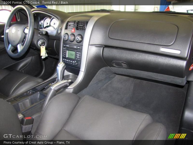 Dashboard of 2006 GTO Coupe