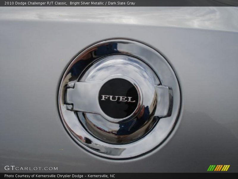 Bright Silver Metallic / Dark Slate Gray 2010 Dodge Challenger R/T Classic