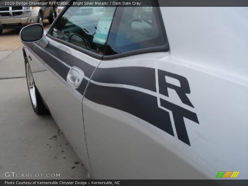 Bright Silver Metallic / Dark Slate Gray 2010 Dodge Challenger R/T Classic