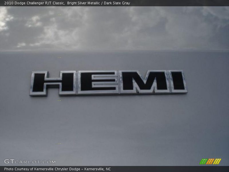 Bright Silver Metallic / Dark Slate Gray 2010 Dodge Challenger R/T Classic
