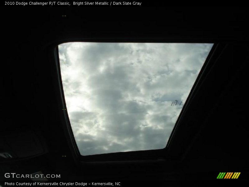 Bright Silver Metallic / Dark Slate Gray 2010 Dodge Challenger R/T Classic
