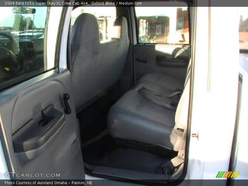 Oxford White / Medium Flint 2004 Ford F250 Super Duty XL Crew Cab 4x4