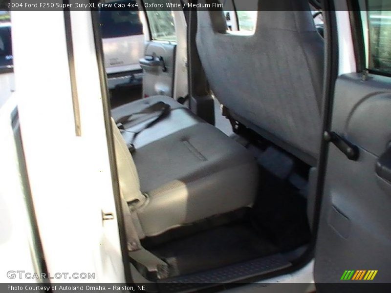 Oxford White / Medium Flint 2004 Ford F250 Super Duty XL Crew Cab 4x4