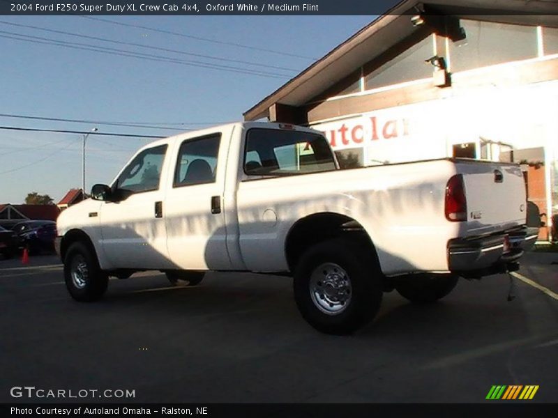 Oxford White / Medium Flint 2004 Ford F250 Super Duty XL Crew Cab 4x4