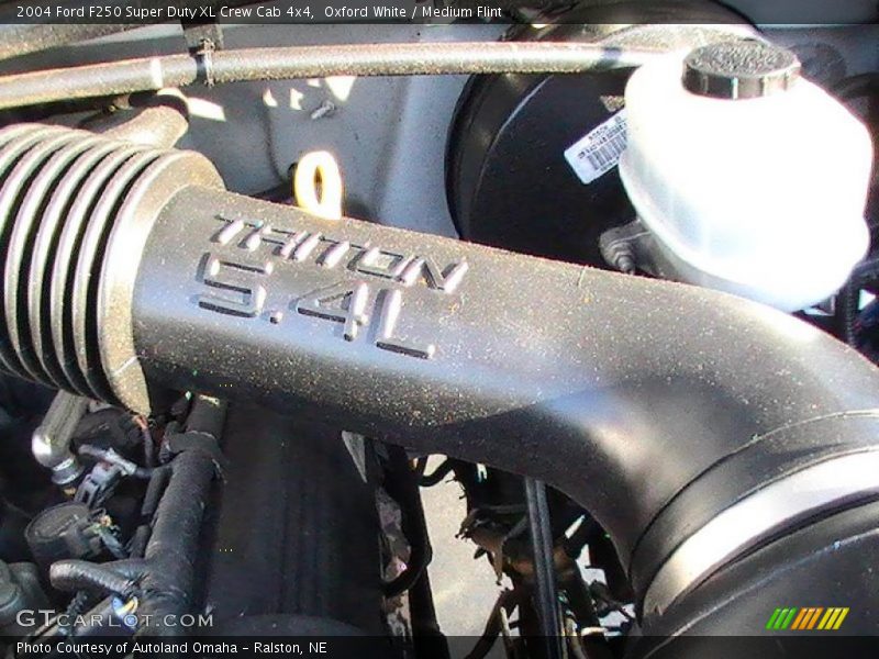 Oxford White / Medium Flint 2004 Ford F250 Super Duty XL Crew Cab 4x4