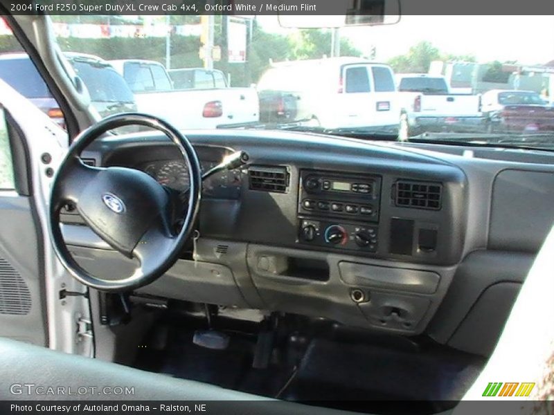 Oxford White / Medium Flint 2004 Ford F250 Super Duty XL Crew Cab 4x4