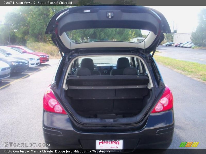Super Black / Charcoal 2007 Nissan Versa S
