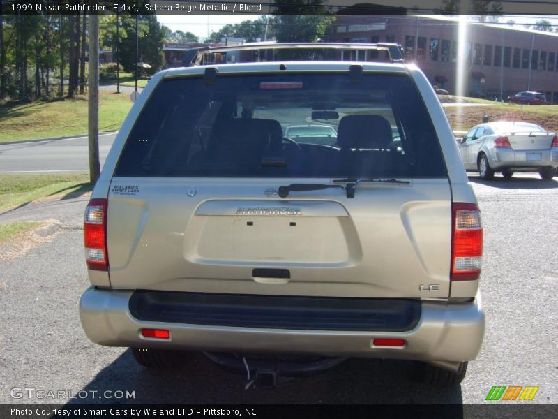 Sahara Beige Metallic / Blond 1999 Nissan Pathfinder LE 4x4