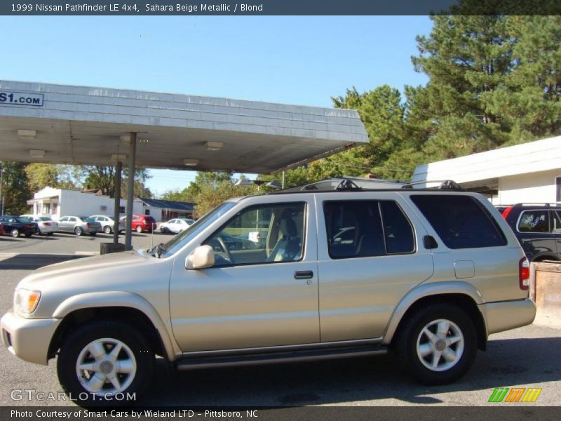 Sahara Beige Metallic / Blond 1999 Nissan Pathfinder LE 4x4