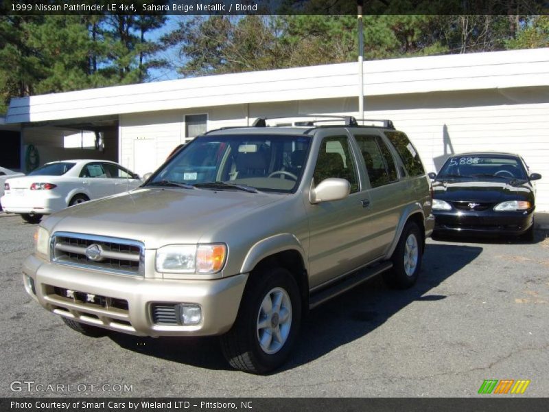 Sahara Beige Metallic / Blond 1999 Nissan Pathfinder LE 4x4