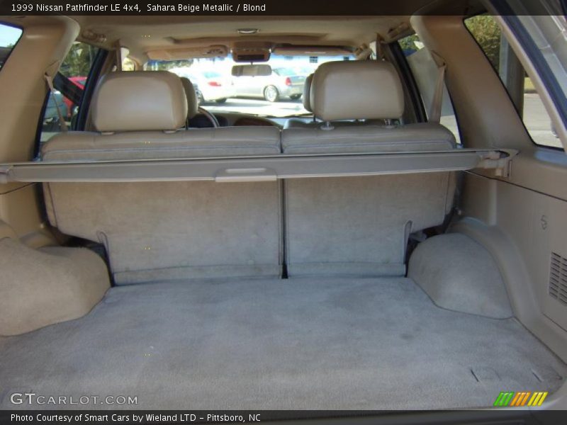 Sahara Beige Metallic / Blond 1999 Nissan Pathfinder LE 4x4
