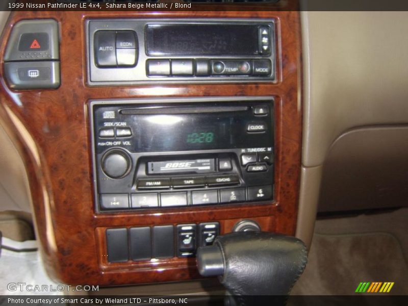 Sahara Beige Metallic / Blond 1999 Nissan Pathfinder LE 4x4