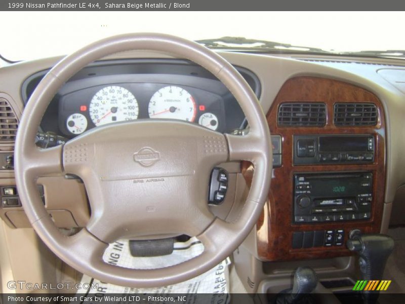Sahara Beige Metallic / Blond 1999 Nissan Pathfinder LE 4x4