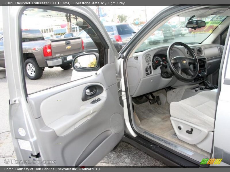 Silverstone Metallic / Light Gray 2005 Chevrolet TrailBlazer EXT LS 4x4