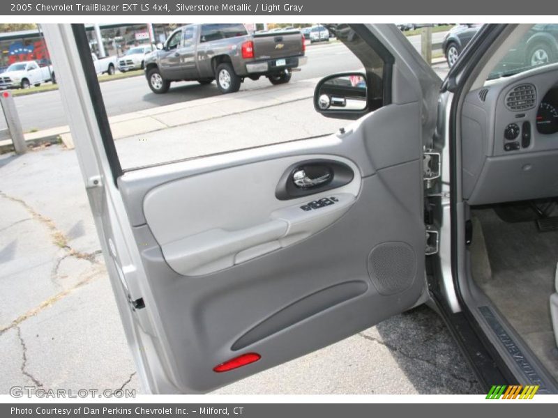 Silverstone Metallic / Light Gray 2005 Chevrolet TrailBlazer EXT LS 4x4