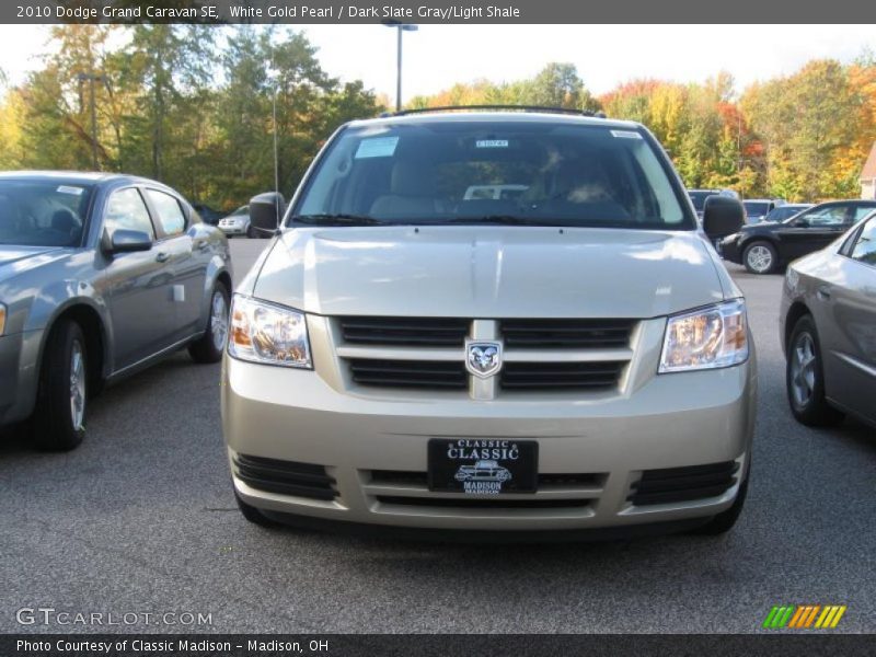 White Gold Pearl / Dark Slate Gray/Light Shale 2010 Dodge Grand Caravan SE