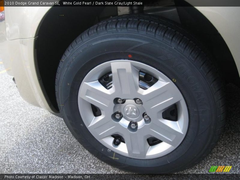 White Gold Pearl / Dark Slate Gray/Light Shale 2010 Dodge Grand Caravan SE