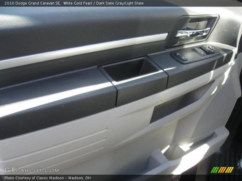 White Gold Pearl / Dark Slate Gray/Light Shale 2010 Dodge Grand Caravan SE