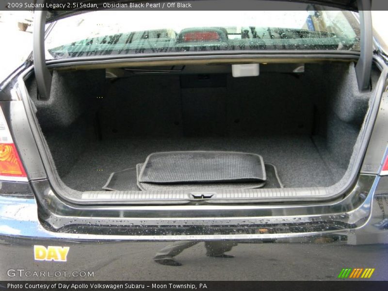 Obsidian Black Pearl / Off Black 2009 Subaru Legacy 2.5i Sedan