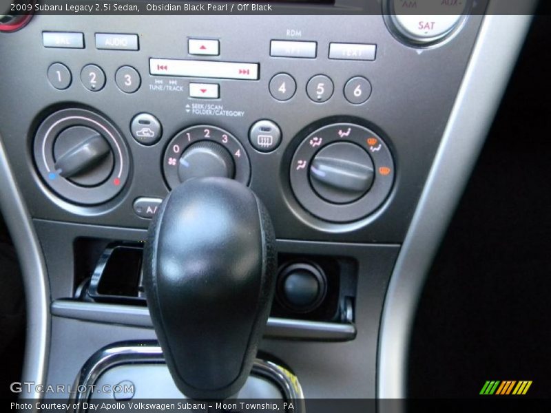 Obsidian Black Pearl / Off Black 2009 Subaru Legacy 2.5i Sedan
