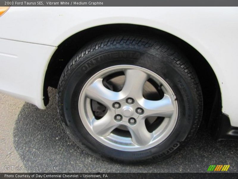 Vibrant White / Medium Graphite 2003 Ford Taurus SES
