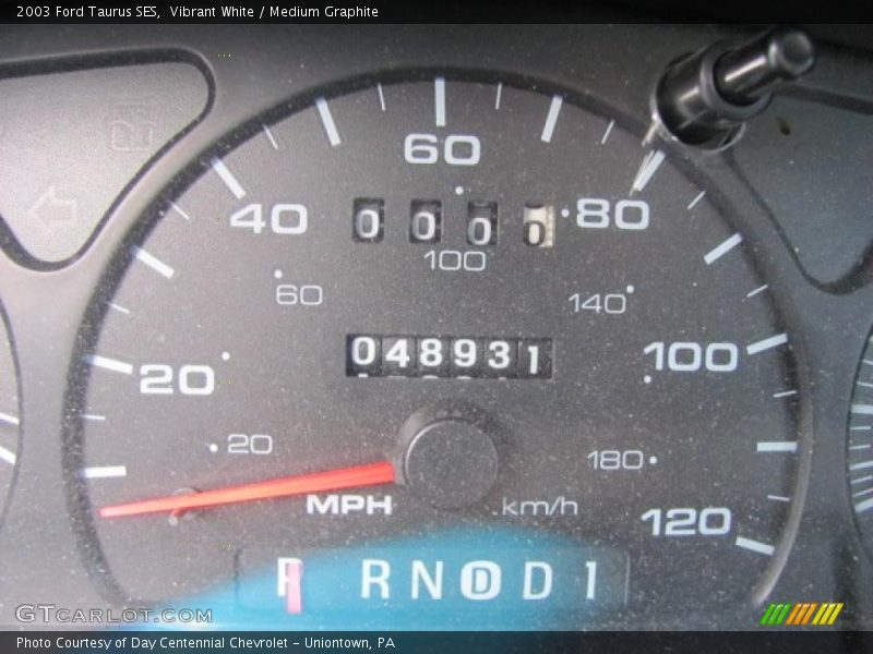 Vibrant White / Medium Graphite 2003 Ford Taurus SES