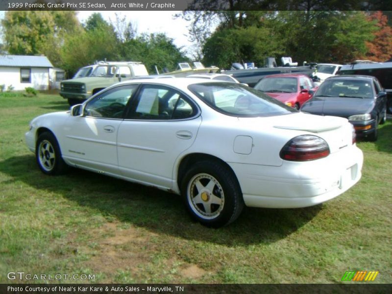 Arctic White / Graphite 1999 Pontiac Grand Prix SE Sedan