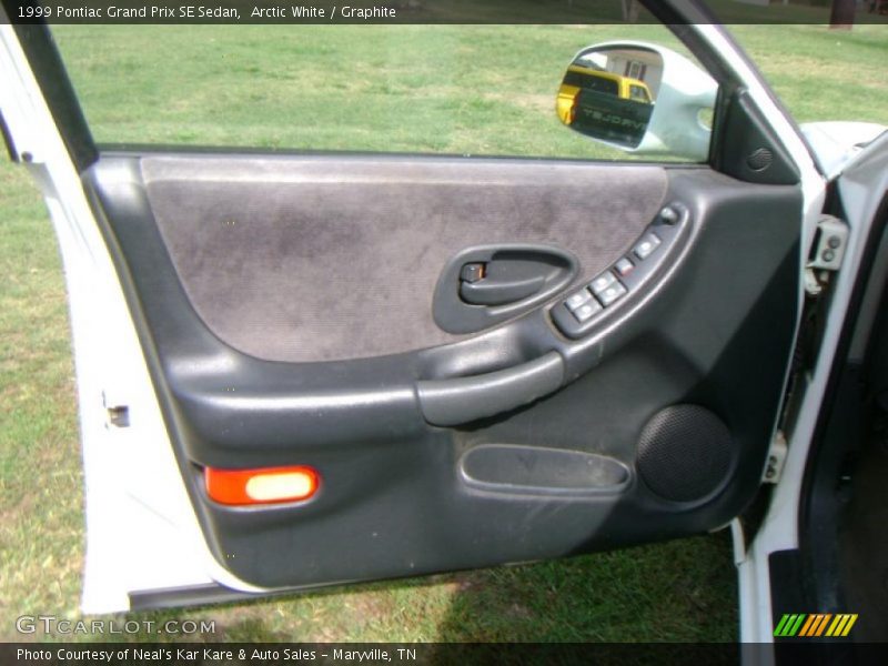 Arctic White / Graphite 1999 Pontiac Grand Prix SE Sedan