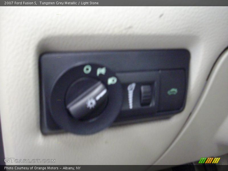 Tungsten Grey Metallic / Light Stone 2007 Ford Fusion S