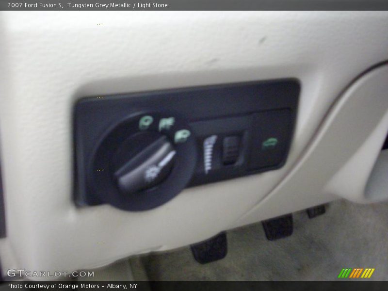 Tungsten Grey Metallic / Light Stone 2007 Ford Fusion S