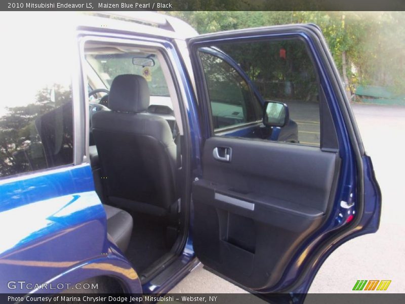 Maizen Blue Pearl / Black 2010 Mitsubishi Endeavor LS