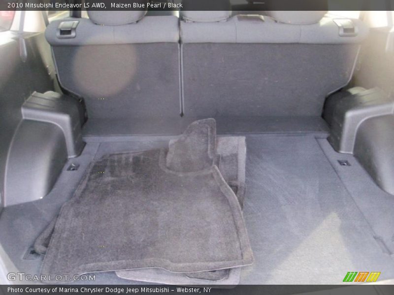  2010 Endeavor LS AWD Trunk