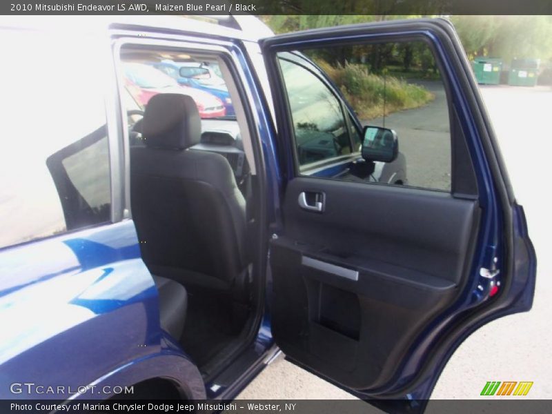 Maizen Blue Pearl / Black 2010 Mitsubishi Endeavor LS AWD