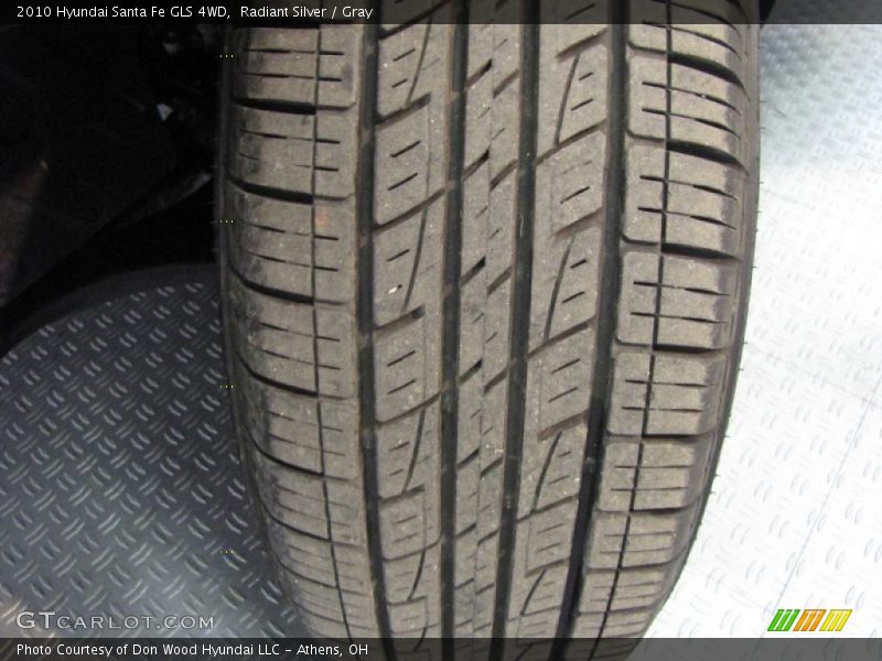 Radiant Silver / Gray 2010 Hyundai Santa Fe GLS 4WD