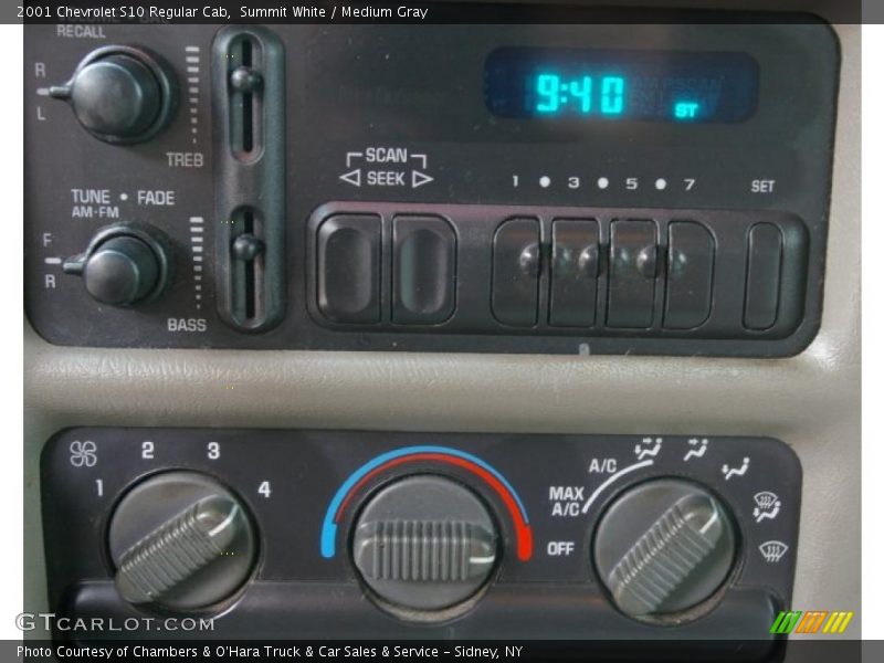 Summit White / Medium Gray 2001 Chevrolet S10 Regular Cab