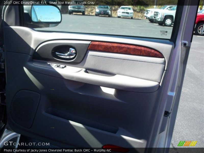 Silver Mist Metallic / Light Gray 2007 GMC Envoy Denali 4x4