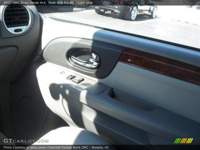 Silver Mist Metallic / Light Gray 2007 GMC Envoy Denali 4x4