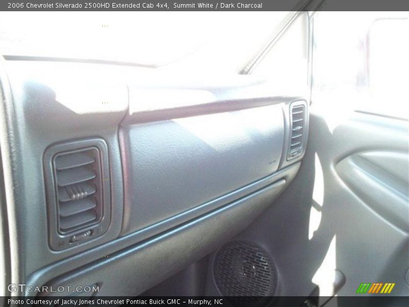 Summit White / Dark Charcoal 2006 Chevrolet Silverado 2500HD Extended Cab 4x4