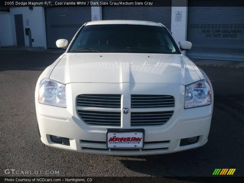 Cool Vanilla White / Dark Slate Gray/Medium Slate Gray 2005 Dodge Magnum R/T
