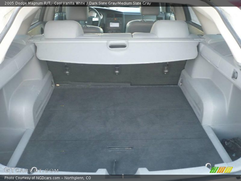 Cool Vanilla White / Dark Slate Gray/Medium Slate Gray 2005 Dodge Magnum R/T
