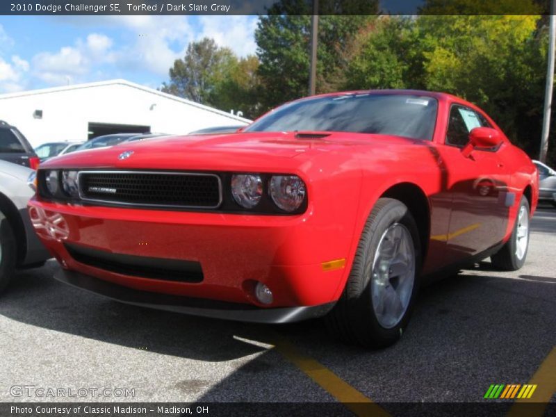 TorRed / Dark Slate Gray 2010 Dodge Challenger SE