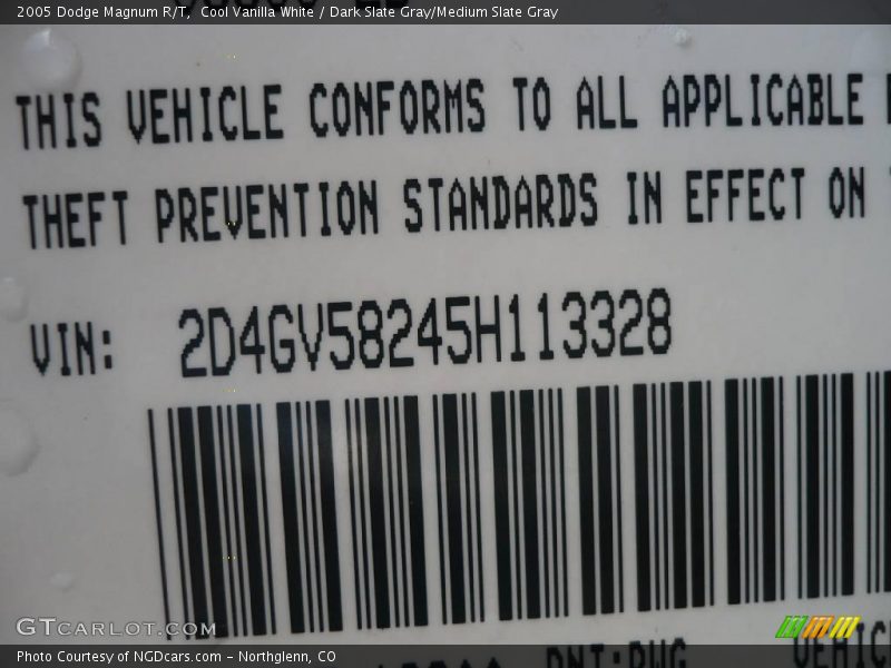 Cool Vanilla White / Dark Slate Gray/Medium Slate Gray 2005 Dodge Magnum R/T