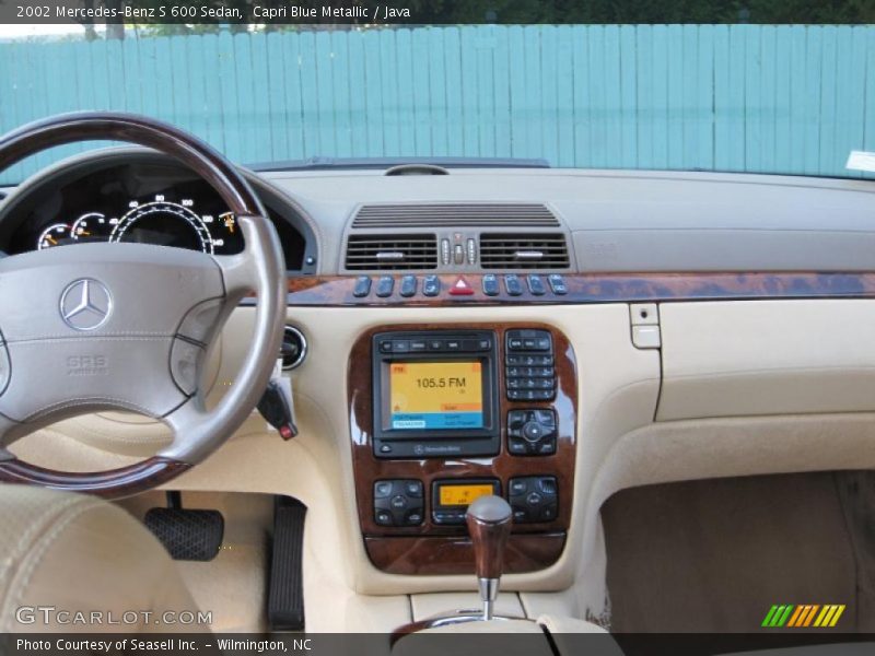 Dashboard of 2002 S 600 Sedan