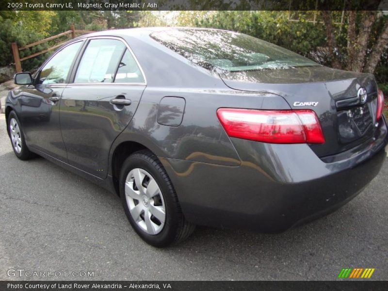 Magnetic Gray Metallic / Ash 2009 Toyota Camry LE
