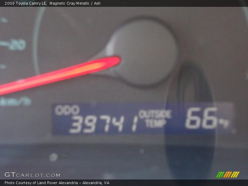 Magnetic Gray Metallic / Ash 2009 Toyota Camry LE