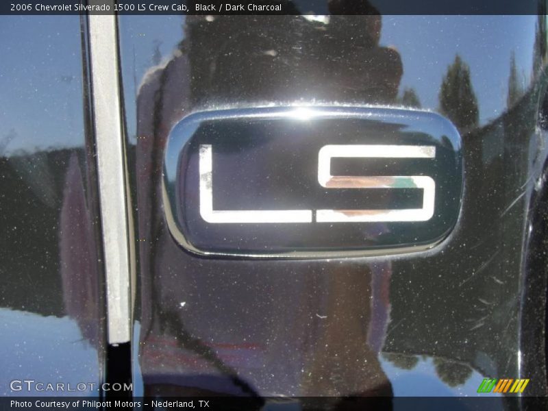 Black / Dark Charcoal 2006 Chevrolet Silverado 1500 LS Crew Cab
