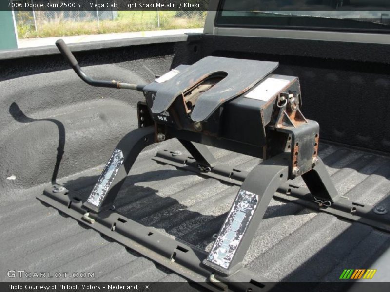 Light Khaki Metallic / Khaki 2006 Dodge Ram 2500 SLT Mega Cab