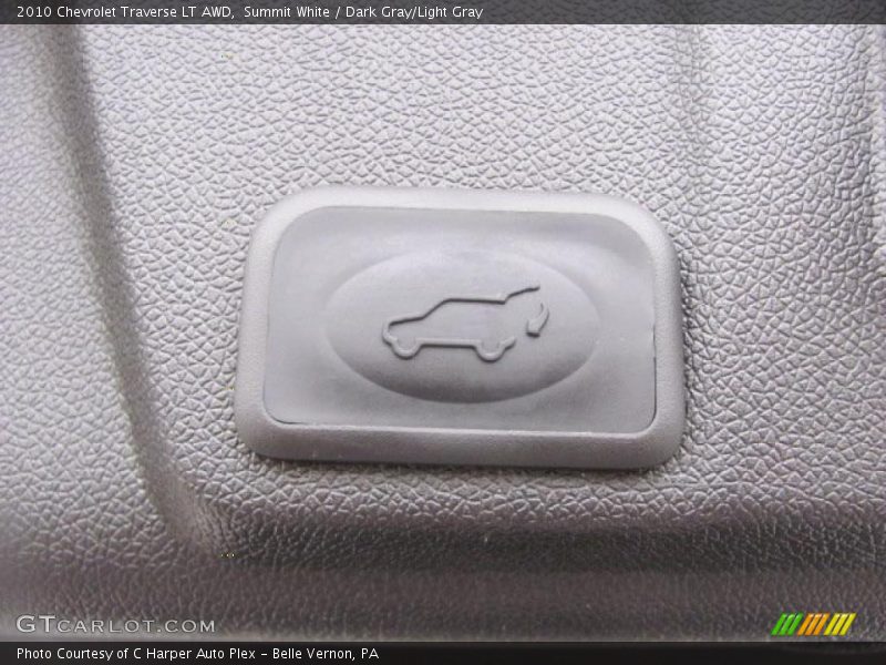 Summit White / Dark Gray/Light Gray 2010 Chevrolet Traverse LT AWD